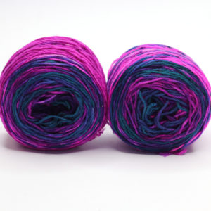 SOK - kézzel festett hibrid zoknifonal - 2x50g - H06 Mystic Berries