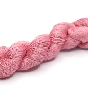 PATO2 - kézzel festett egyszínű fonal - 100g - selyem és teveszőr - 240789